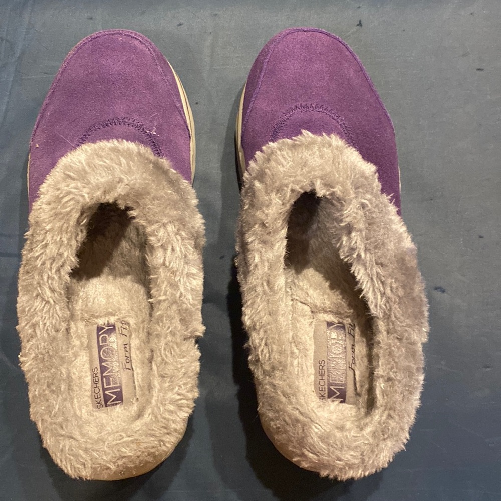 Sketchers clog